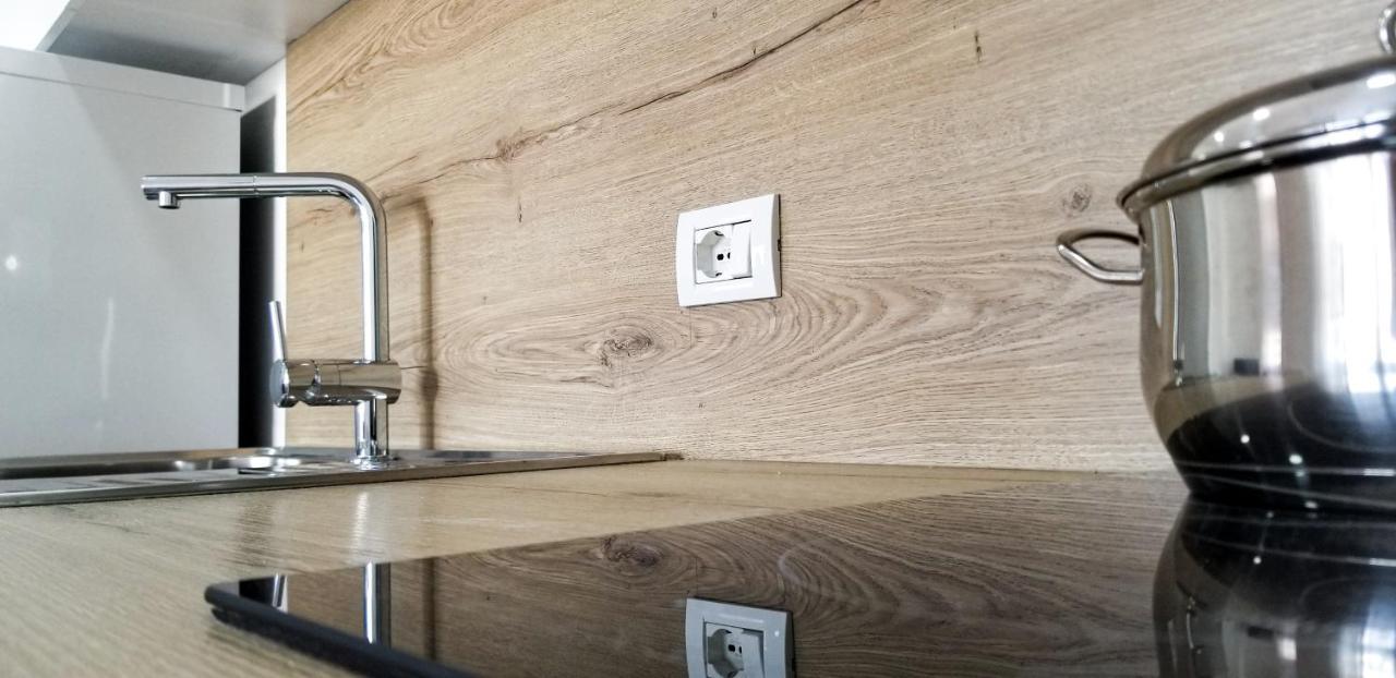 City Center Cute And Comfy Apartment - Ajia Apartments ティラナ エクステリア 写真